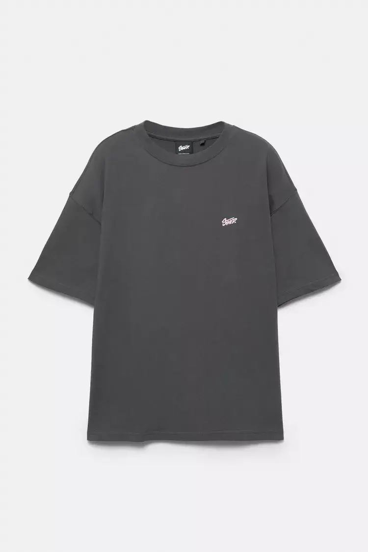 Camiseta-boxy-logo-STWD.webp