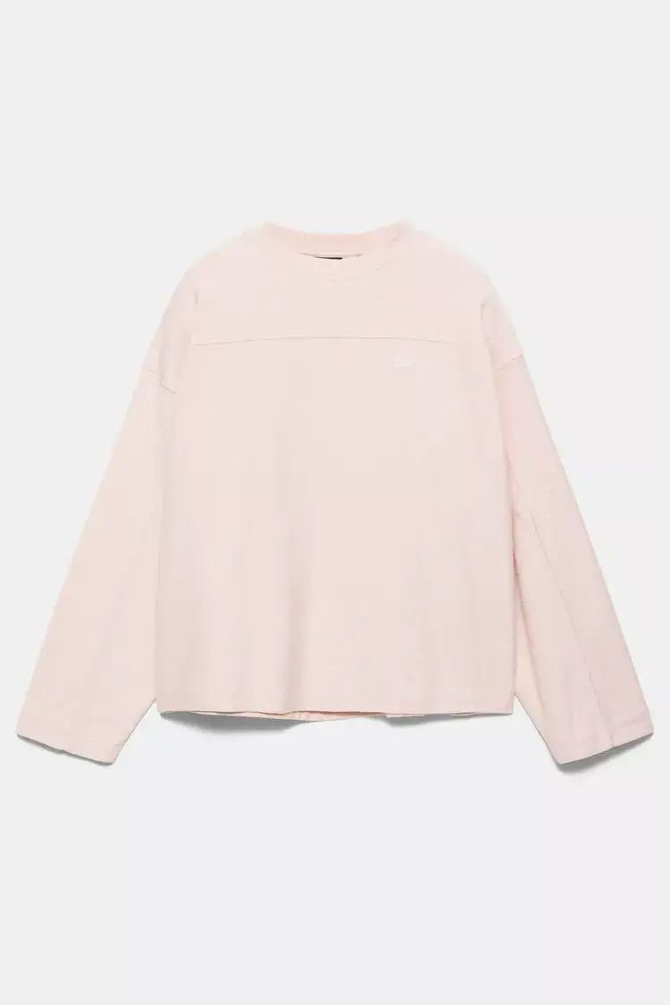 Sudadera-STWD-cuello-redondo.webp
