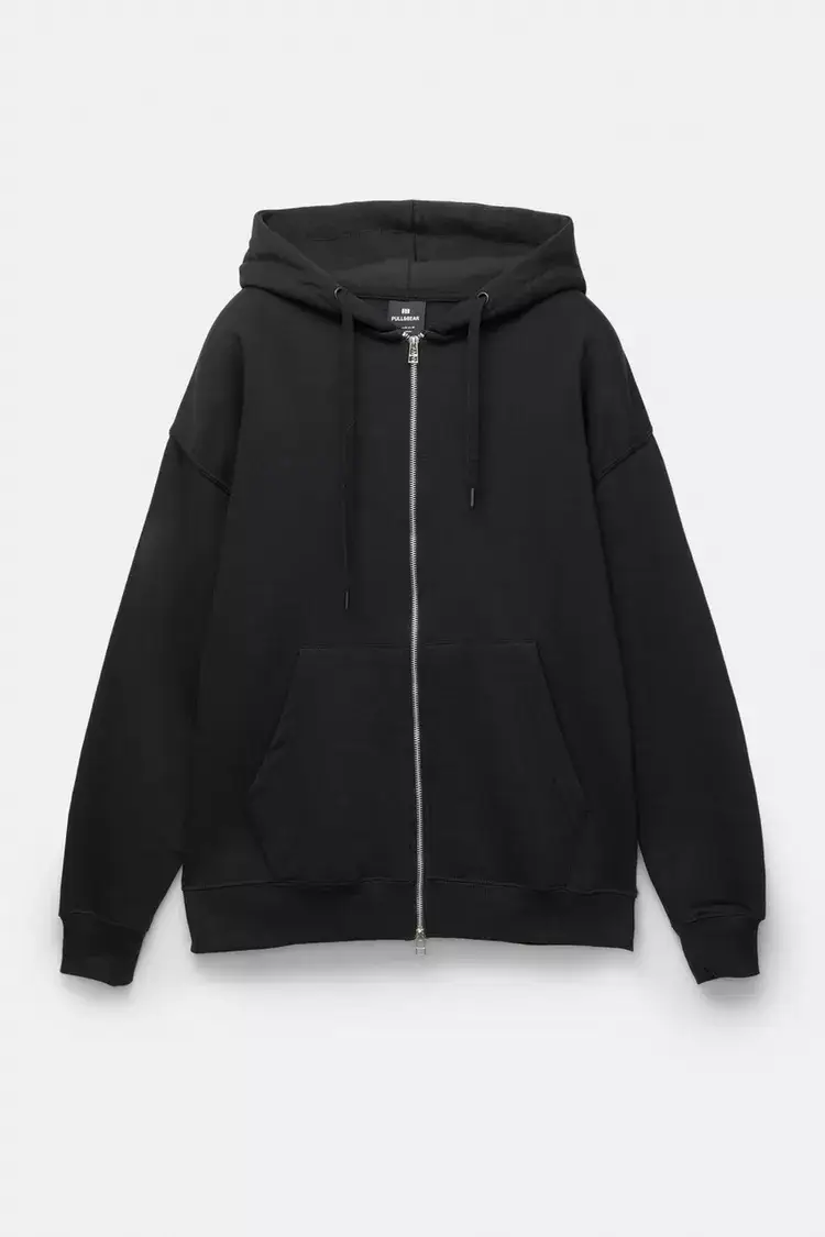 Sudadera-basica-capucha-cremallera.webp