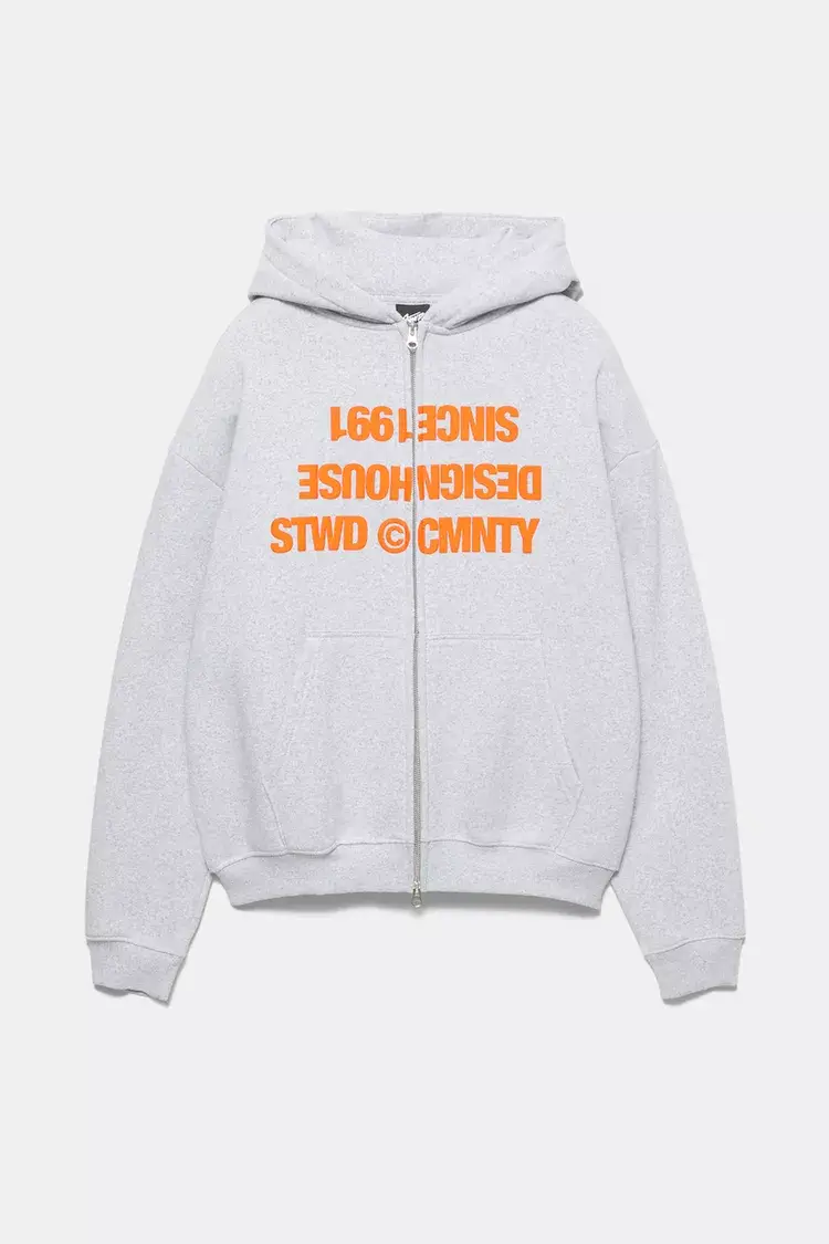 Sudadera-capucha-cremallera-texto.webp